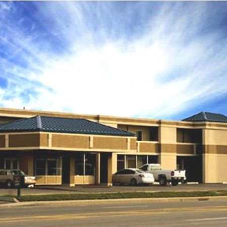 Westgate Inn And Suites Clarksville Exterior photo